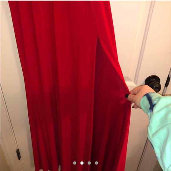 Red Gown - Picture 2 of 4